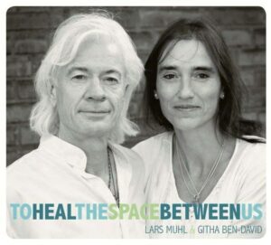 cover To Heal The Space Between Lars Muhl Githa Ben David